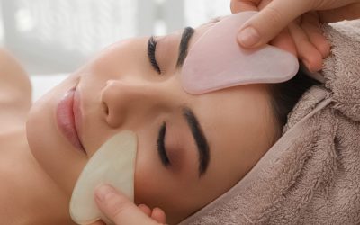 TRATAMIENTO FACIAL CON CUARZOS ROSAS